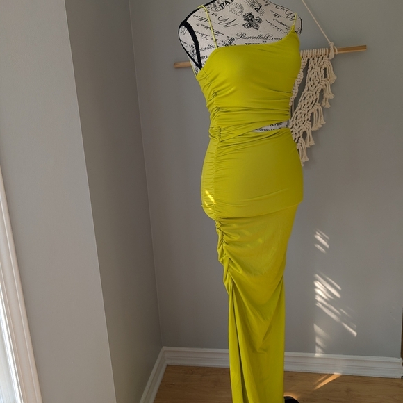 2/$20 Contour cutout maxi Green Fits Xs-S Bodycon  Dress - Picture 6 of 9